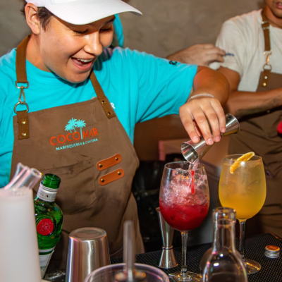 Comedor interior del restaurante Cocomar